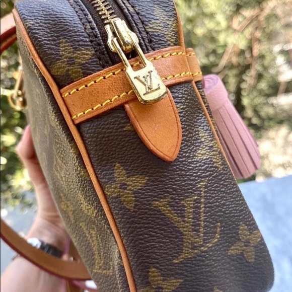 Authentic LOUIS VUITTON Monogram Clutch Pouch - Picture 2 of 7